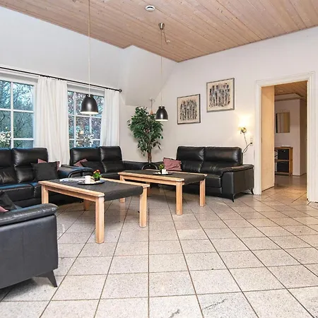 18 Person In Ulfborg-by Traum